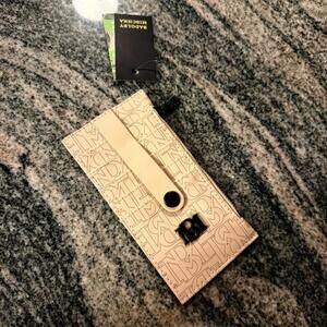 Badgley Mischka Beige Logo Card Holder Wallet Zip Coin Pocket NWT